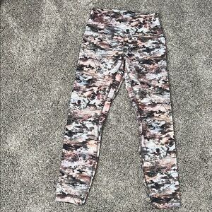 Lululemon Align Legging 23”. Like new condition.